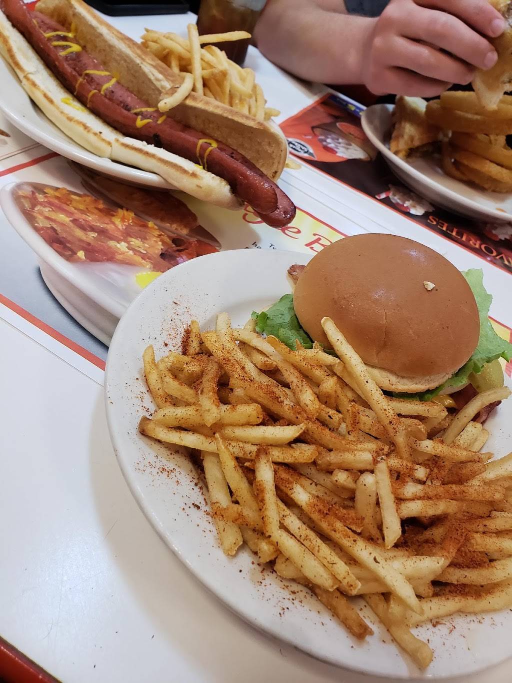 Steak n Shake | restaurant | 9560 Regency Square Blvd N, Jacksonville, FL 32225, USA | 9047255175 OR +1 904-725-5175