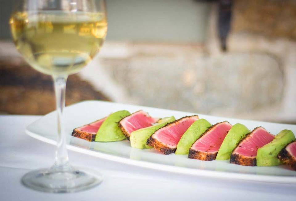 Four Dogs Tavern | restaurant | 1300 W Strasburg Rd, West Chester, PA 19382, USA | 6106924367 OR +1 610-692-4367