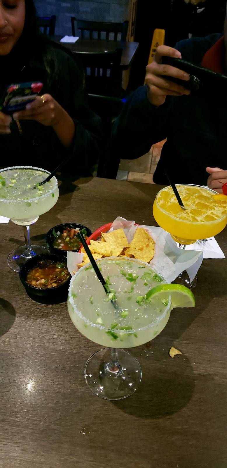 El Maestro | restaurant | 1057 Blossom Hill Rd, San Jose, CA 95123, USA | 4082663211 OR +1 408-266-3211