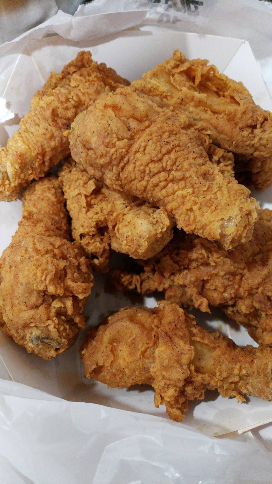 Sunoco/Krispy Krunchy Chicken | restaurant | 36944 Vine St, Willoughby, OH 44094, USA | 4409180890 OR +1 440-918-0890