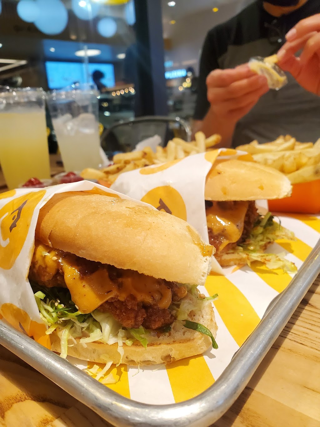 Starbird Chicken | restaurant | 2849 Ygnacio Valley Rd, Walnut Creek, CA 94598, USA | 9255321127 OR +1 925-532-1127