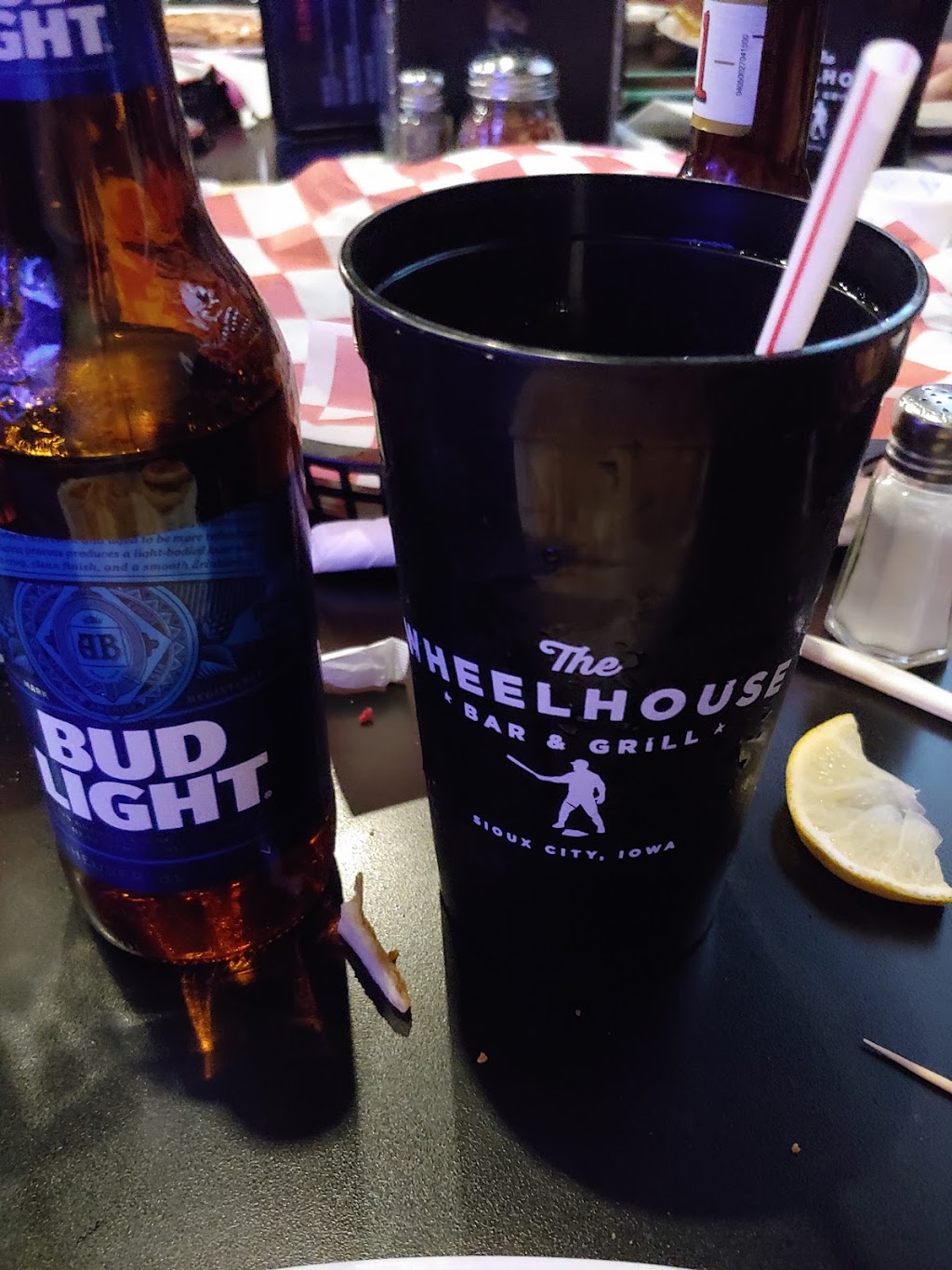 The Wheelhouse Bar & Grill | restaurant | 4501 Southern Hills Dr #1, Sioux City, IA 51106, USA | 7122244920 OR +1 712-224-4920