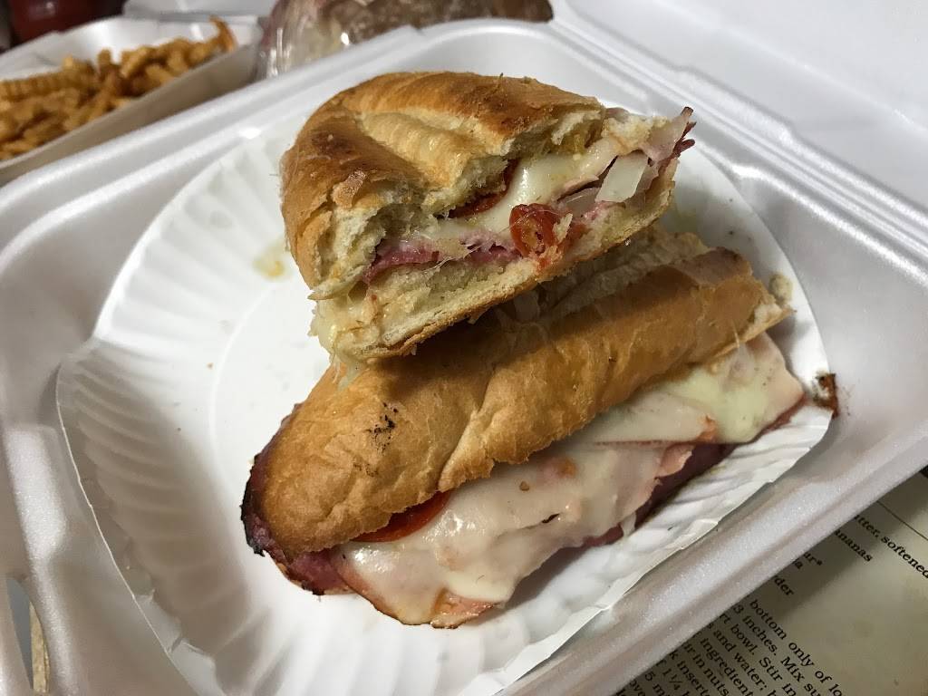 DeLosas Pizza | restaurant | 12800 Village Blvd, Madeira Beach, FL 33708, USA | 7273984657 OR +1 727-398-4657