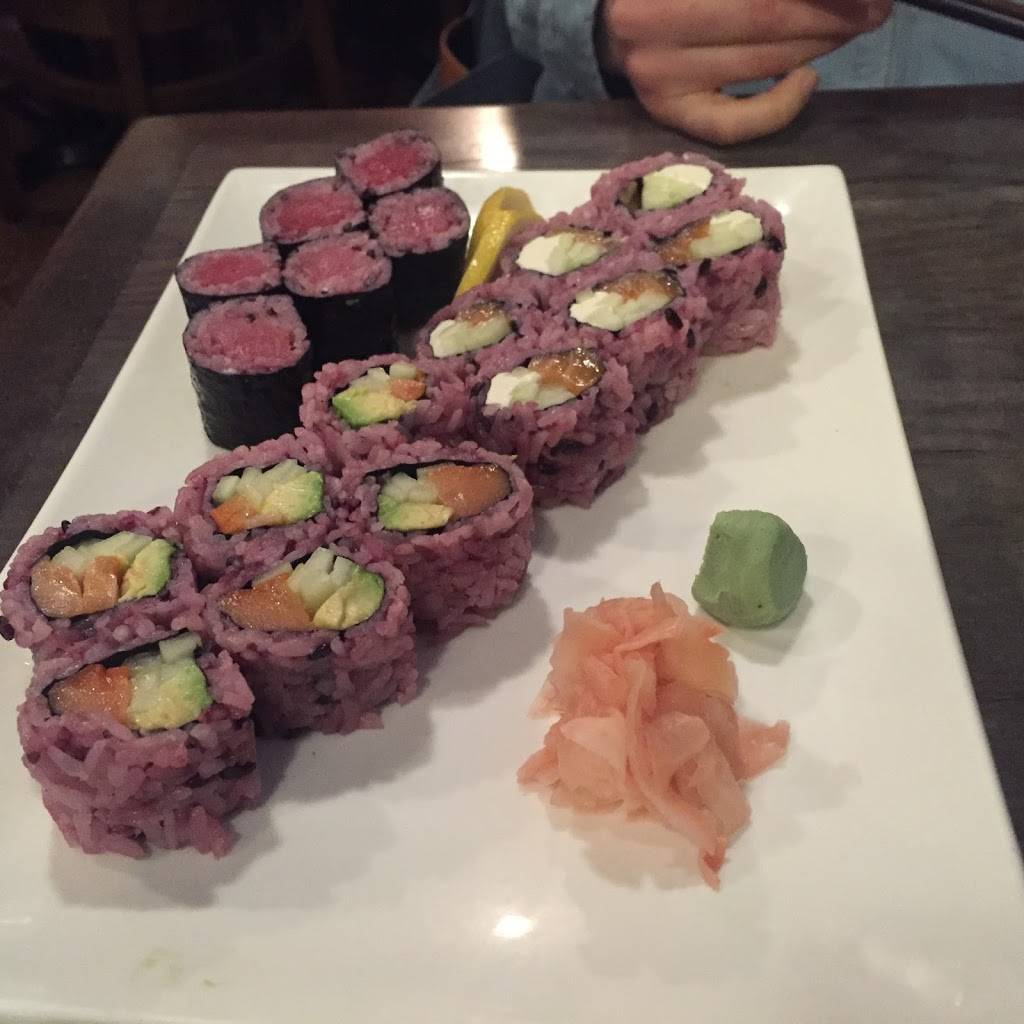 Sushi On Chapel | restaurant | 1022 Chapel St # C, New Haven, CT 06510, USA | 2037764200 OR +1 203-776-4200