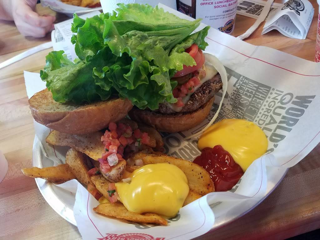 Fuddruckers | restaurant | 11023 Pecan Park Blvd, Cedar Park, TX 78613, USA | 5122191957 OR +1 512-219-1957