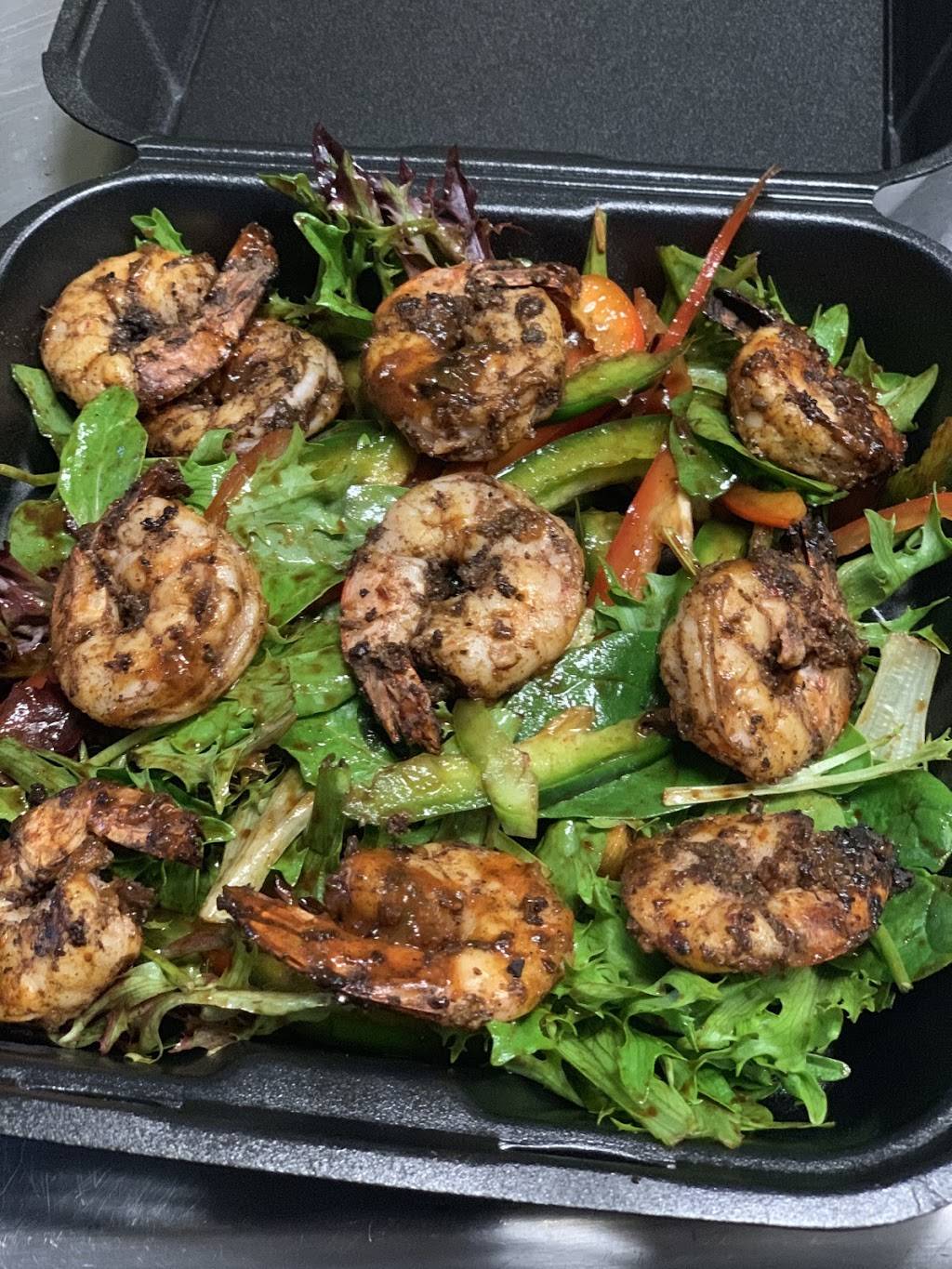 Island Vybz Bar & Grill | restaurant | 220 E Southern Ave suite 1, Phoenix, AZ 85040, USA | 6026753063 OR +1 602-675-3063