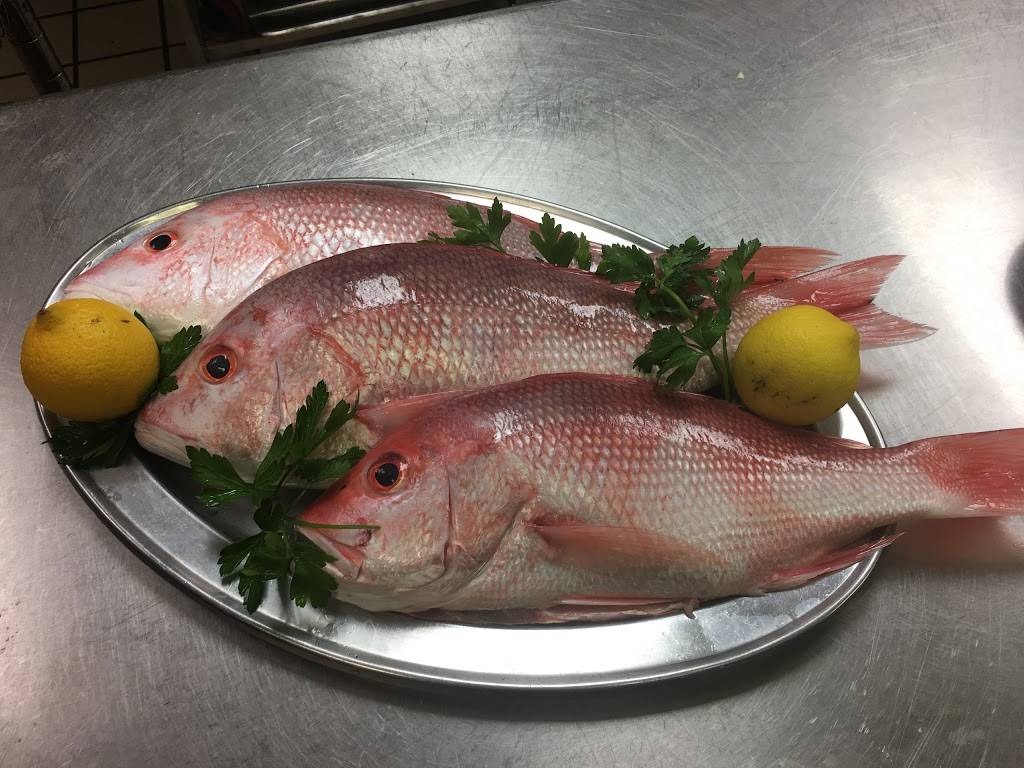 Pinos Italian Dining | restaurant | 3800 S Tamiami Trail #9-10, Sarasota, FL 34239, USA | 9413661440 OR +1 941-366-1440