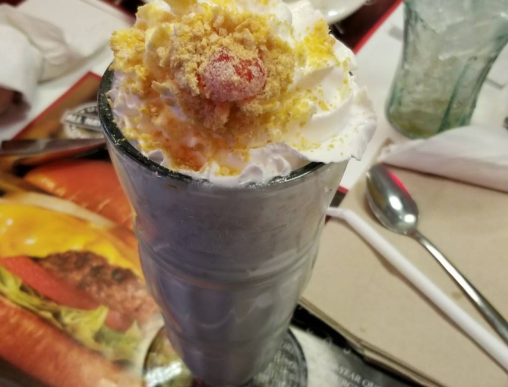 Steak n Shake | restaurant | 1250 W Walnut Avenue, Dalton, GA 30720, USA | 7062723300 OR +1 706-272-3300