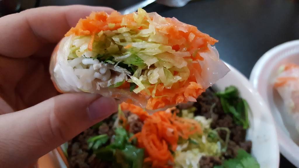 Banh Mi Pho Shop | restaurant | 1925 Fairfield Ave, Fort Wayne, IN 46802, USA | 2607454388 OR +1 260-745-4388