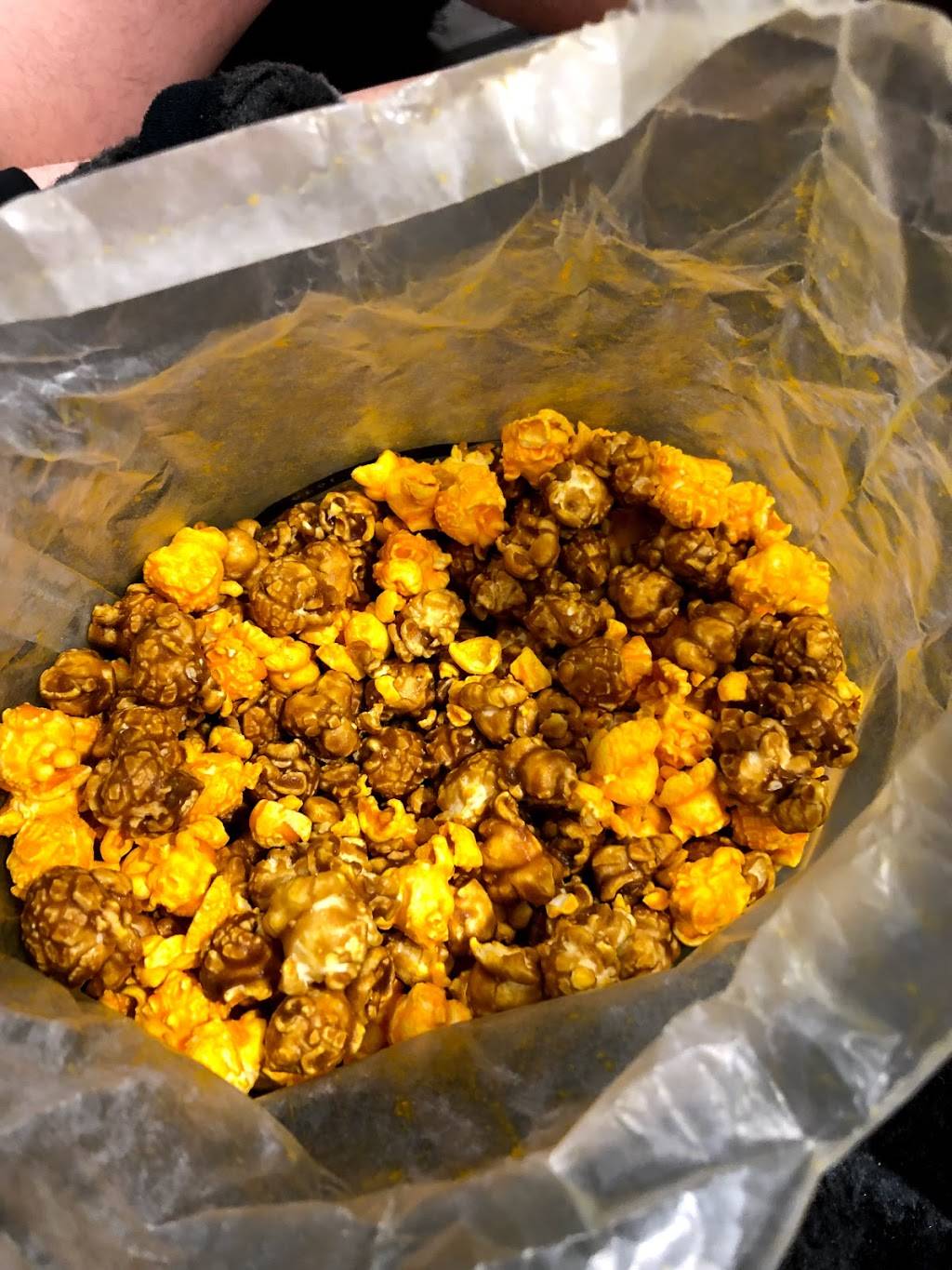 Garrett Popcorn Shops | meal takeaway | OHare International Airport (ORD), Terminal 1 Concourse B, 5600 Mannheim Rd, Chicago, IL 60666, USA | 8884767267 OR +1 888-476-7267