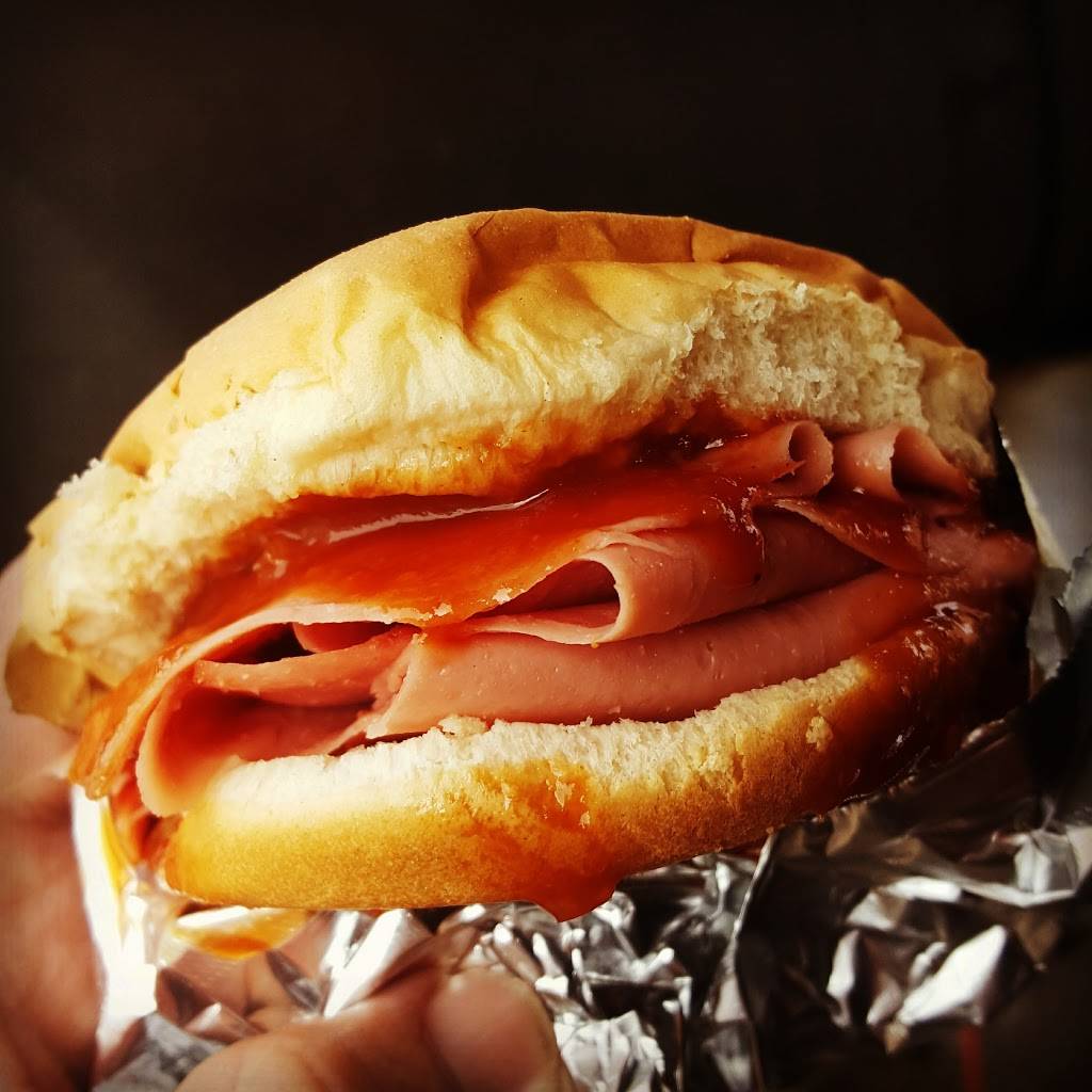 CowBurners BBQ & Taproom | restaurant | 109 N Johnson St, Mineola, TX 75773, USA | 9036388668 OR +1 903-638-8668