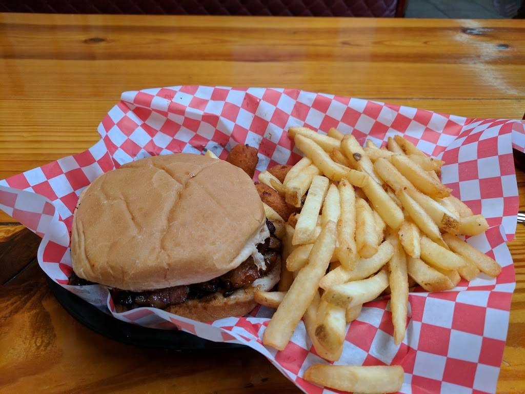 Sweet Lips Diner | restaurant | 9860 Lonesome Pine Trail, Mosheim, TN 37818, USA | 4234224220 OR +1 423-422-4220