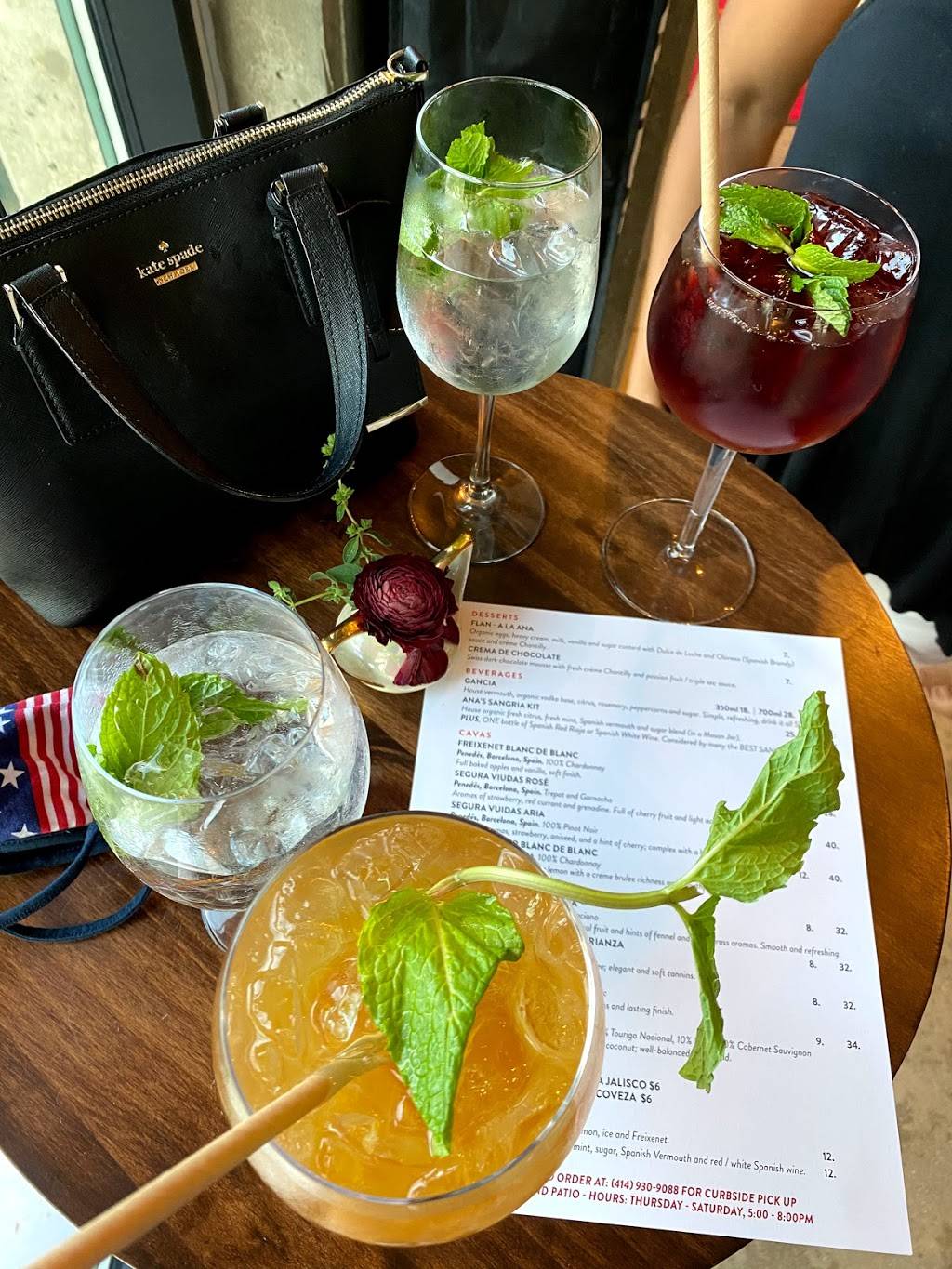 Cavas | restaurant | 401 E Erie St, Milwaukee, WI 53202, USA | 4149309088 OR +1 414-930-9088