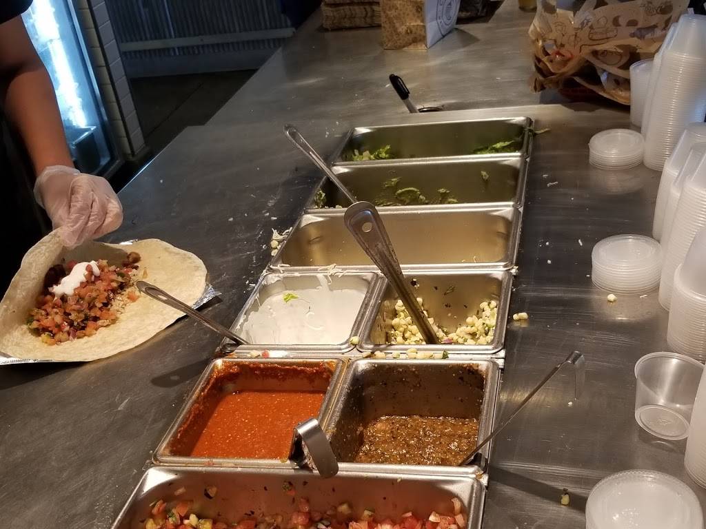 Chipotle Mexican Grill | restaurant | 2301 Glades Rd #300, Boca Raton, FL 33431, USA | 5614435540 OR +1 561-443-5540