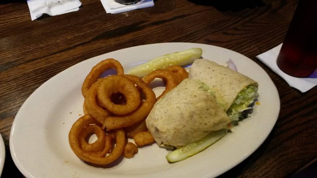 Randall Roadhouse Tavern & Grill | restaurant | 2267 Randall Rd, Carpentersville, IL 60110, USA | 8478363300 OR +1 847-836-3300