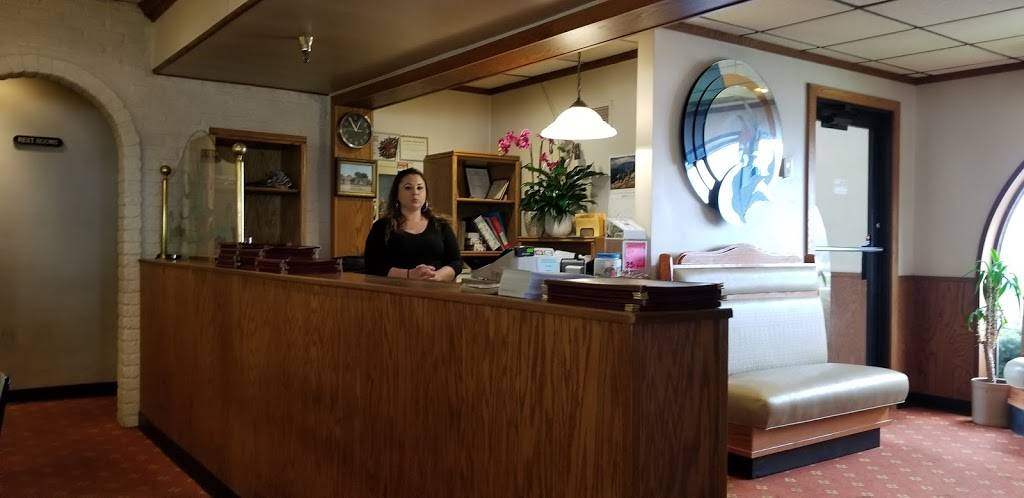 Family Restaurant | restaurant | 902 W Kimberly Rd, Davenport, IA 52806, USA | 5633861004 OR +1 563-386-1004