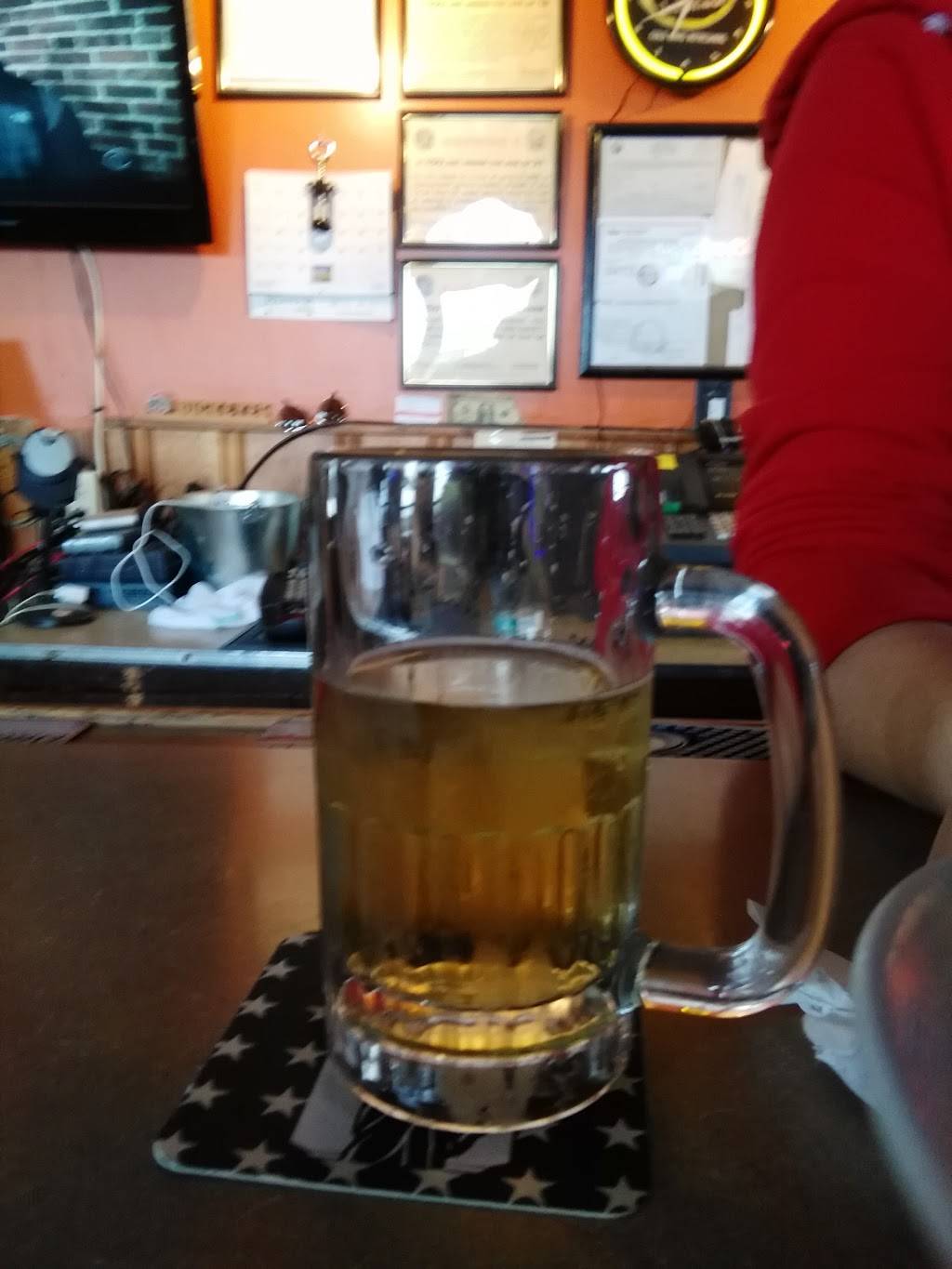 Mugs & Jugs Draft House | restaurant | 1309 Old US Rte 35 SE, Washington Ct Hs, OH 43160, USA | 7403355963 OR +1 740-335-5963