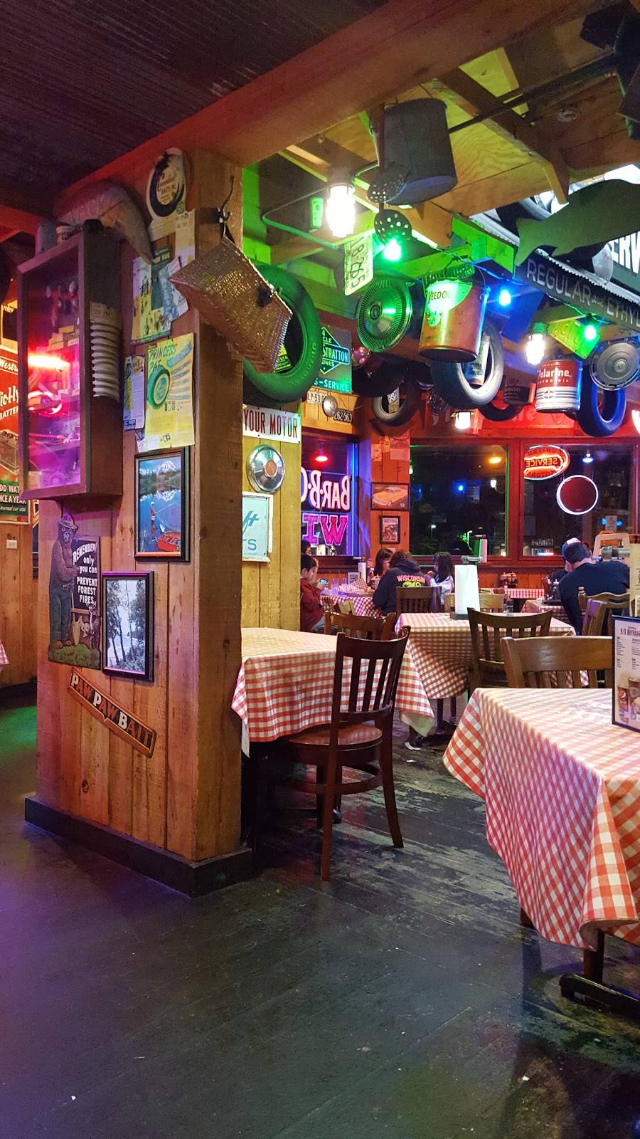 Famous Daves Bar-B-Que | restaurant | 900 S Park St, Madison, WI 53715, USA | 6082869400 OR +1 608-286-9400