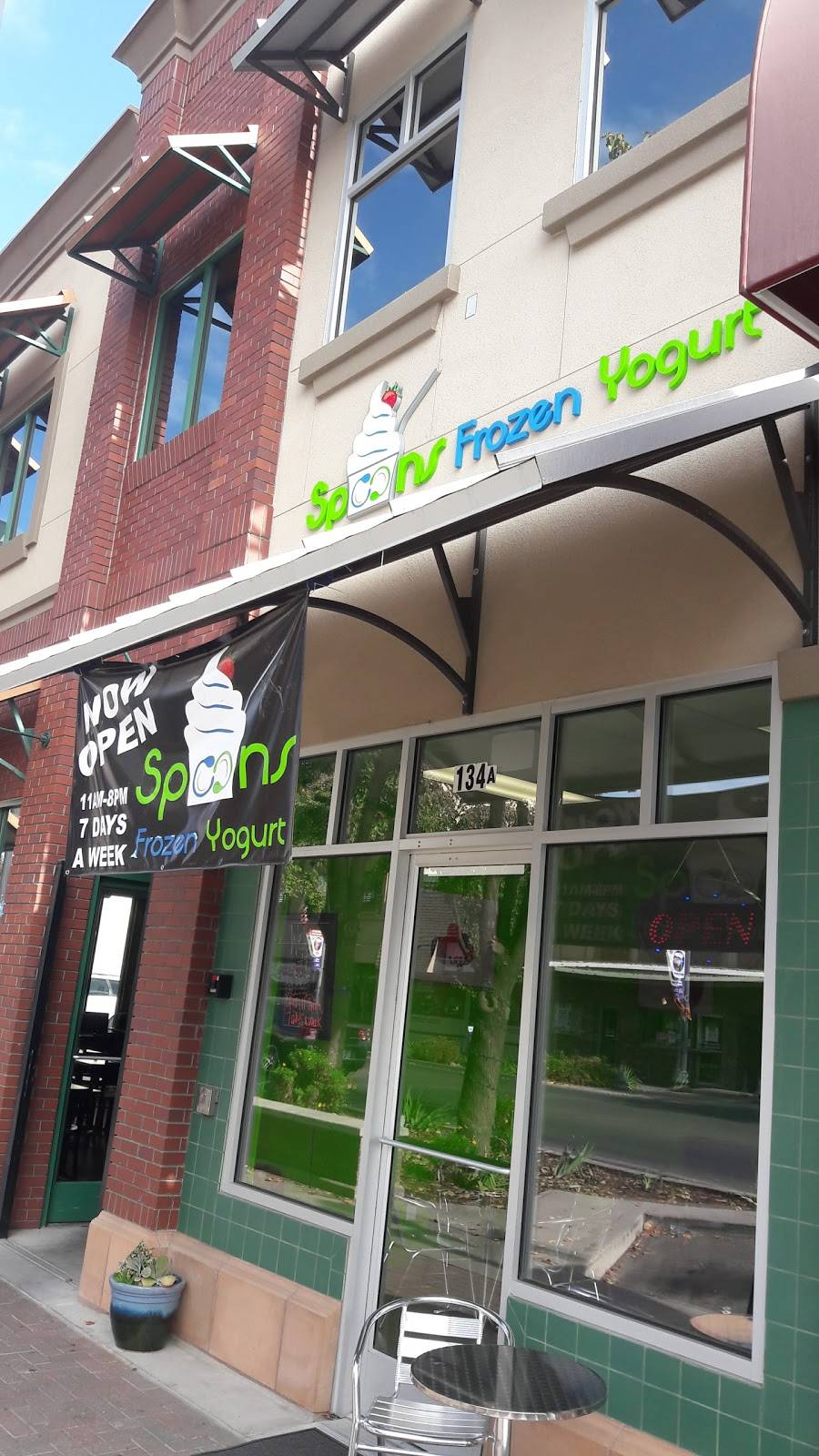 Spoons Frozen Yogurt | restaurant | 134 a N Main St, Porterville, CA 93257, USA | 5597934188 OR +1 559-793-4188