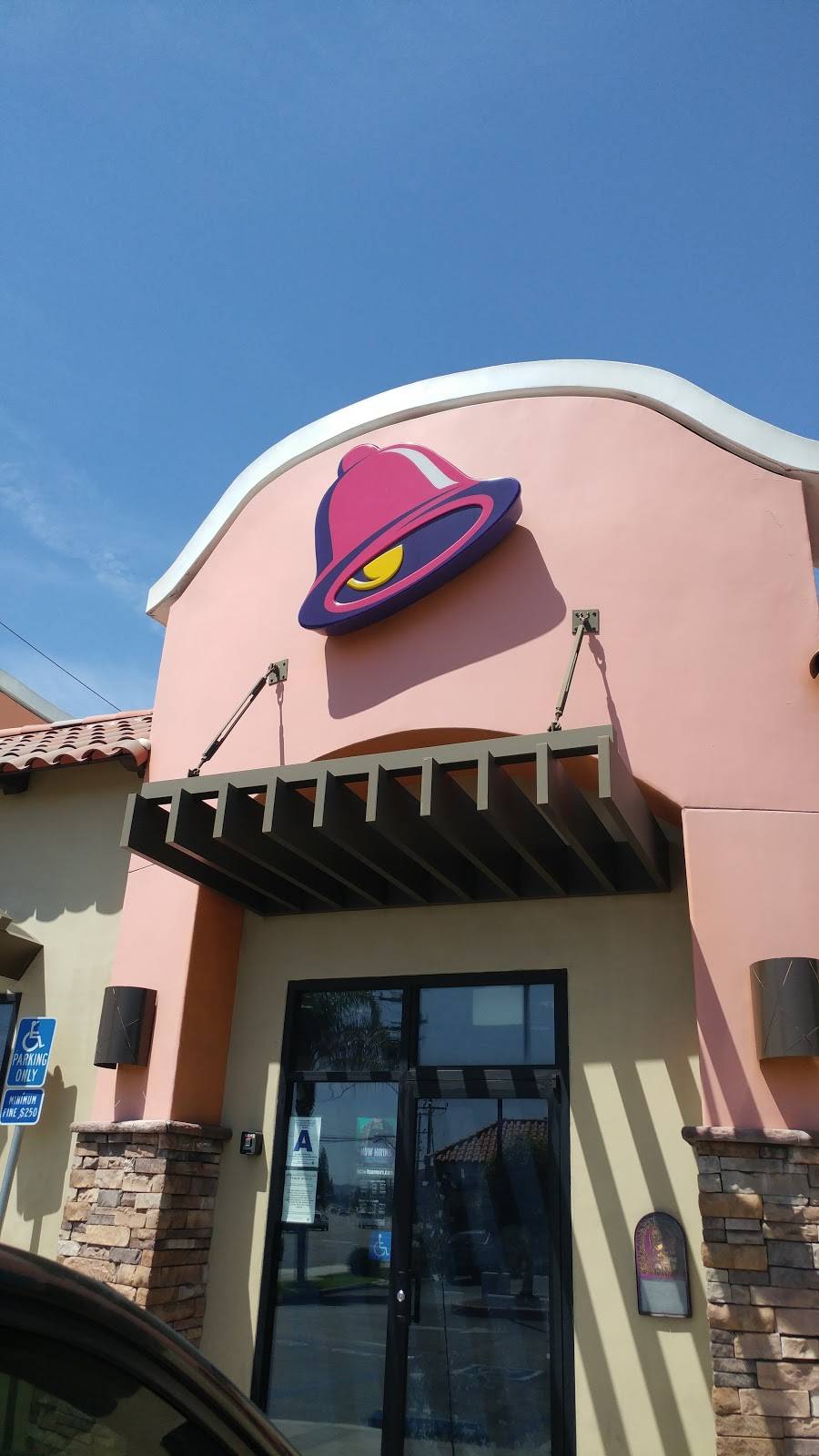 Taco Bell | meal takeaway | 31712 Mission Trail, Lake Elsinore, CA 92530, USA | 9516747991 OR +1 951-674-7991