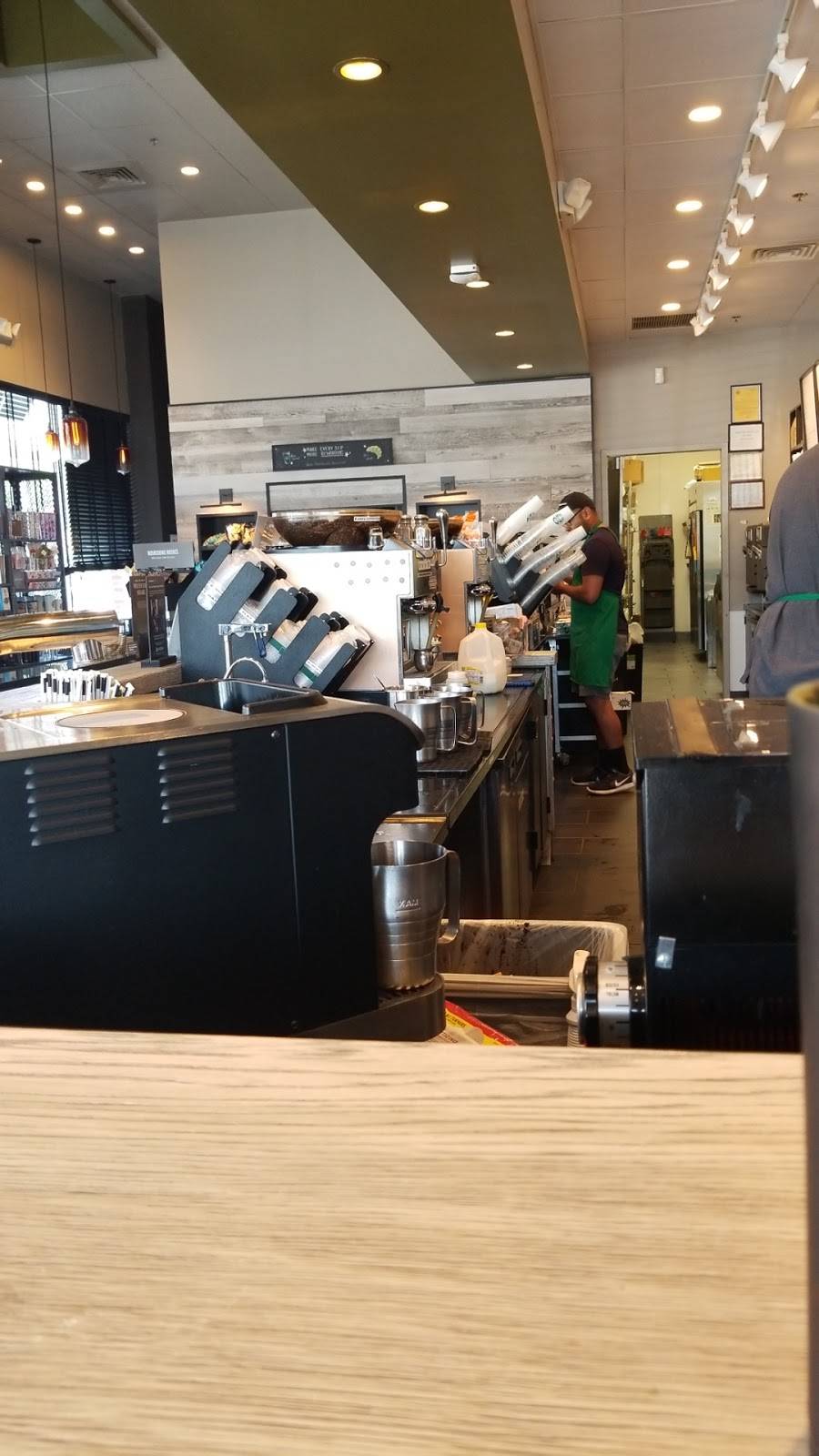 Starbucks | cafe | 789 Huntingdon Pike, Huntingdon Valley, PA 19006, USA | 2152089196 OR +1 215-208-9196