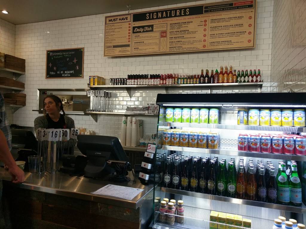 Slapfish | restaurant | 3320 Digital Dr, Lehi, UT 84043, USA | 3854554110 OR +1 385-455-4110