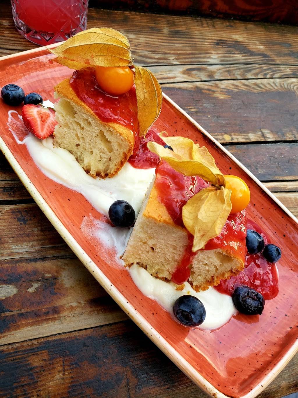 Restaurant Bâtiment B | restaurant | 940 Place Ile des Moulins, Terrebonne, QC J6W 4N7, Canada | 4509643939 OR +1 450-964-3939