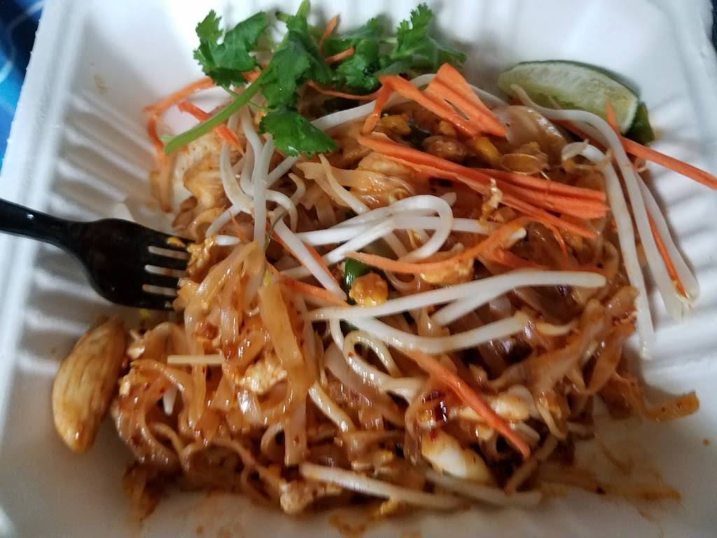 Red Curry | restaurant | 10053 SW Nimbus Ave, Beaverton, OR 97008, USA | 5036268844 OR +1 503-626-8844