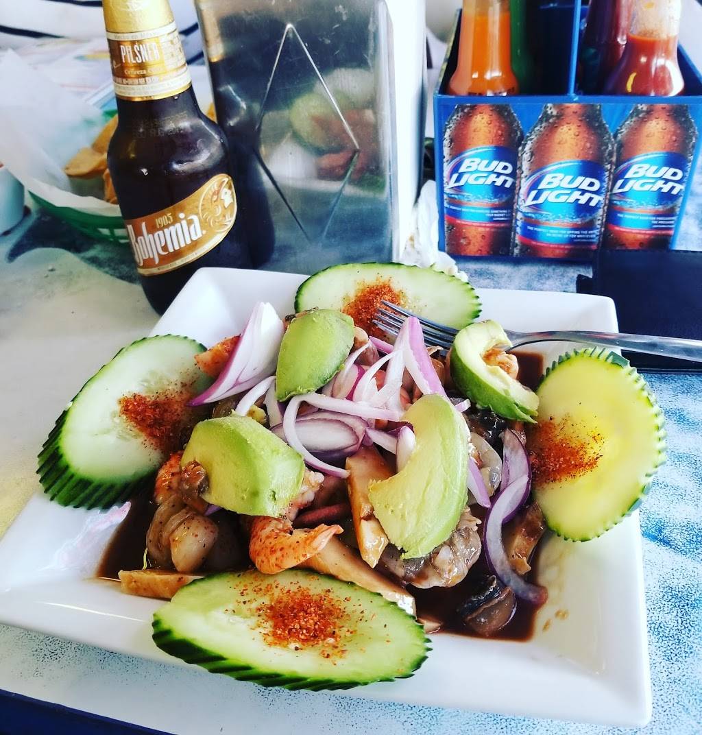 Mariscos El Titanic | restaurant | 3600 Fairmount Ave, San Diego, CA 92105, USA | 6195842894 OR +1 619-584-2894