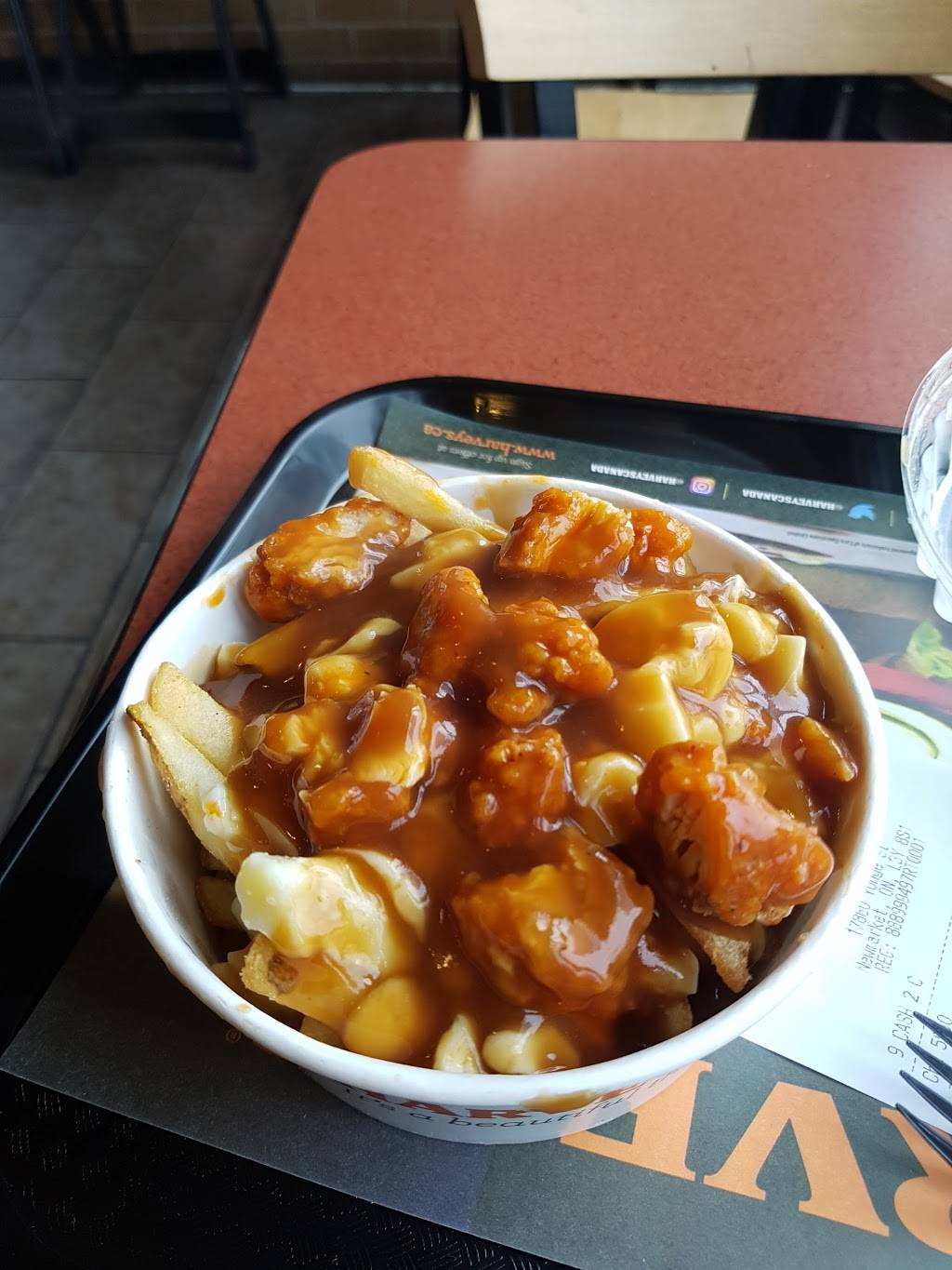 Harveys | restaurant | 17860 Yonge St, Newmarket, ON L3Y 8S1, Canada | 9058983987 OR +1 905-898-3987