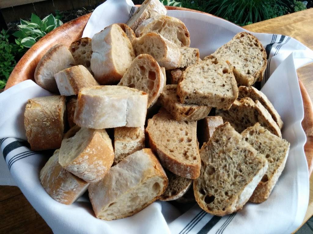 The Duck Inn | restaurant | 2701 S Eleanor St, Chicago, IL 60608, USA | 3127248811 OR +1 312-724-8811