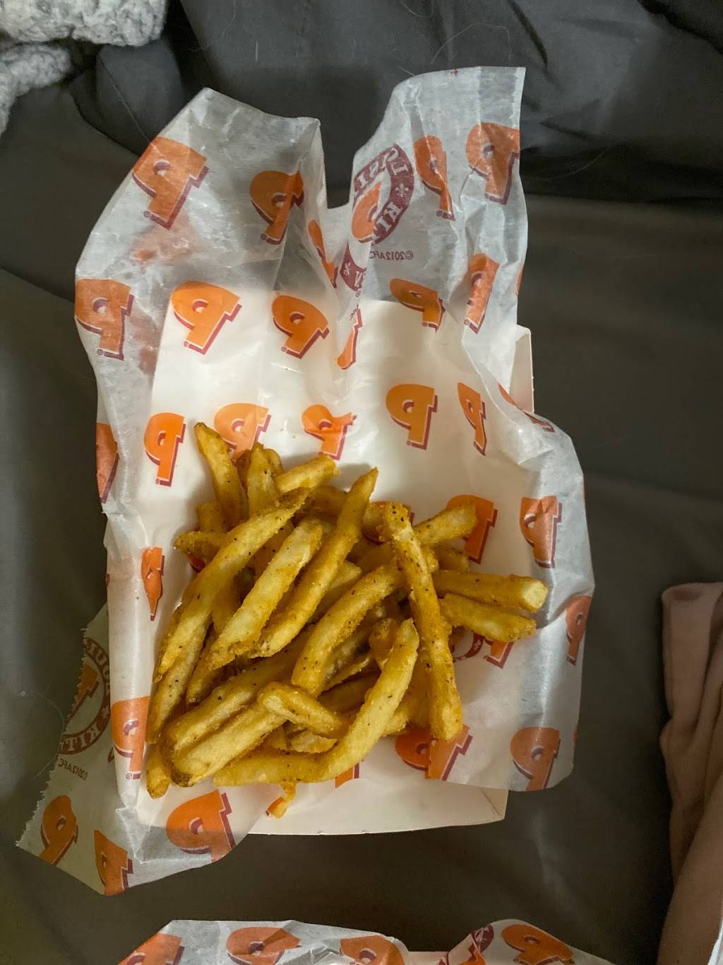 Popeyes | restaurant | 3493 Kingston Rd, Scarborough, ON M1M 1R4, Canada | 4162673875 OR +1 416-267-3875