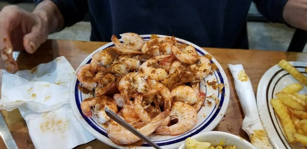 Blue Hen Crossroads | restaurant | 18541 S Main St, Bridgeville, DE 19933, USA | 3029566423 OR +1 302-956-6423