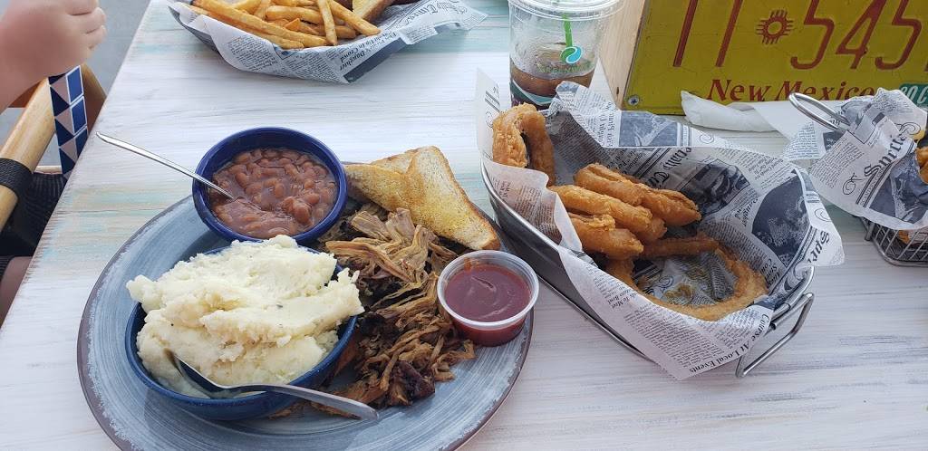 Carolina Smokehouse | restaurant | 9 Pavilion Ave S, Carolina Beach, NC 28428, USA | 9107071818 OR +1 910-707-1818