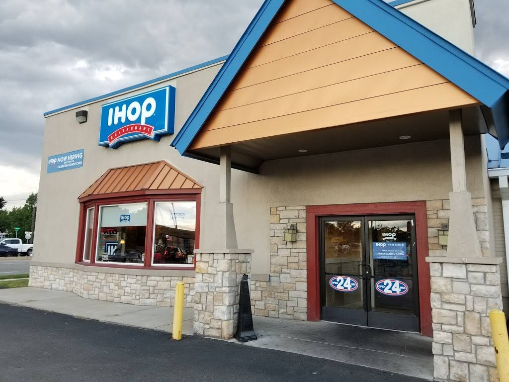 IHOP | bakery | 24140 Ford Rd, Dearborn Heights, MI 48127, USA | 3132740577 OR +1 313-274-0577