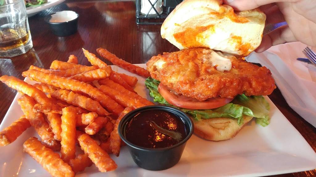 Tilted Kilt | restaurant | 3936, 15 Middlesex Turnpike, Billerica, MA 01821, USA | 9786635458 OR +1 978-663-5458