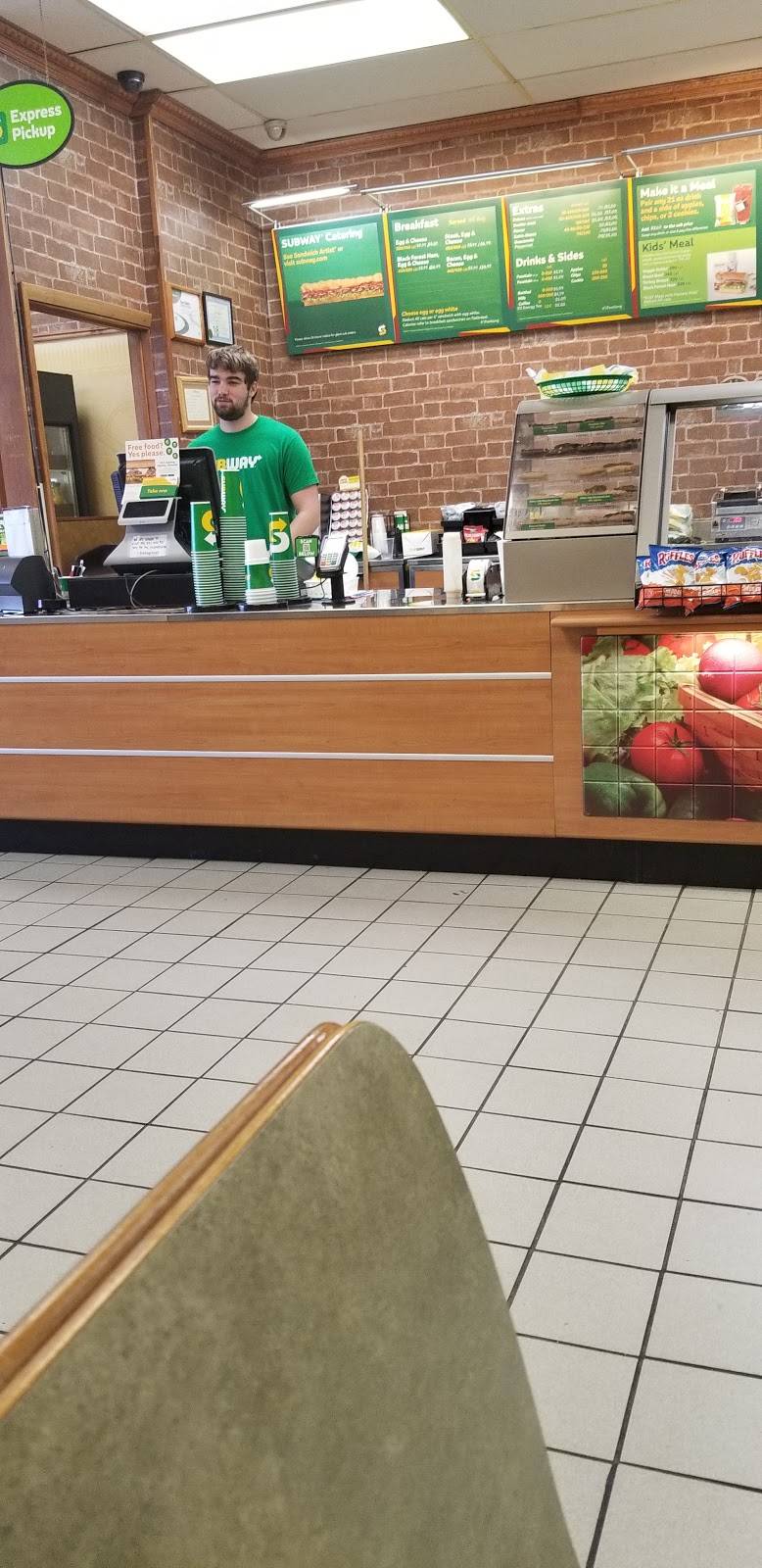 Subway | restaurant | 576 S College Ave, Rensselaer, IN 47978, USA | 2198668897 OR +1 219-866-8897