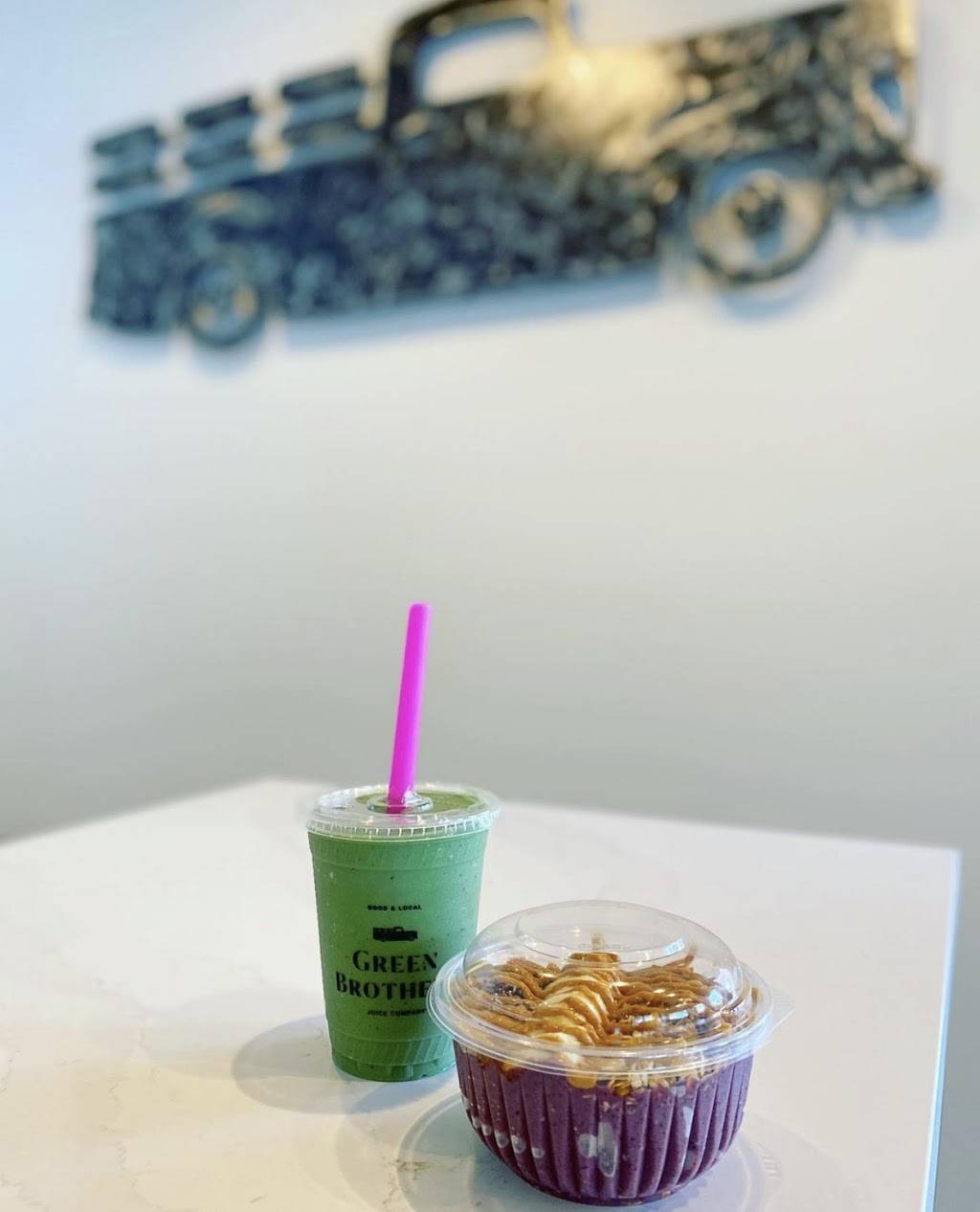 Green Brothers Juice & Smoothie Co | restaurant | 7802a Fairview Rd, Charlotte, NC 28226, USA | 8032002464 OR +1 803-200-2464