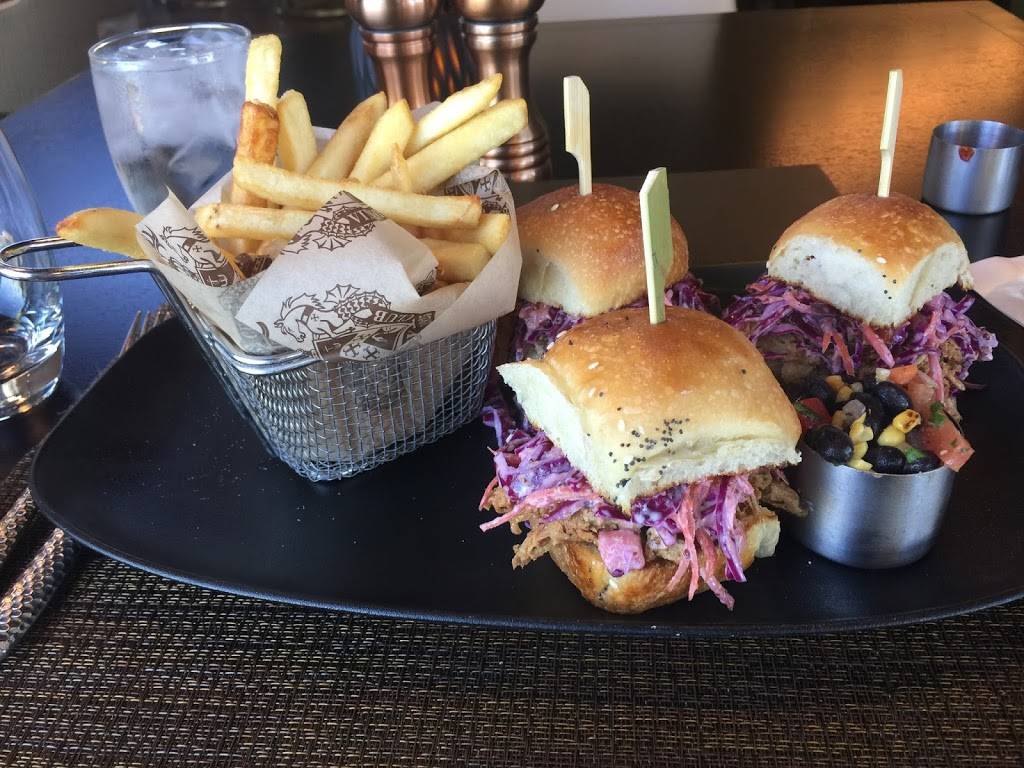 Marchands Bar & Grill | restaurant | 501 5th Ave NE, St. Petersburg, FL 33701, USA | 7278248072 OR +1 727-824-8072