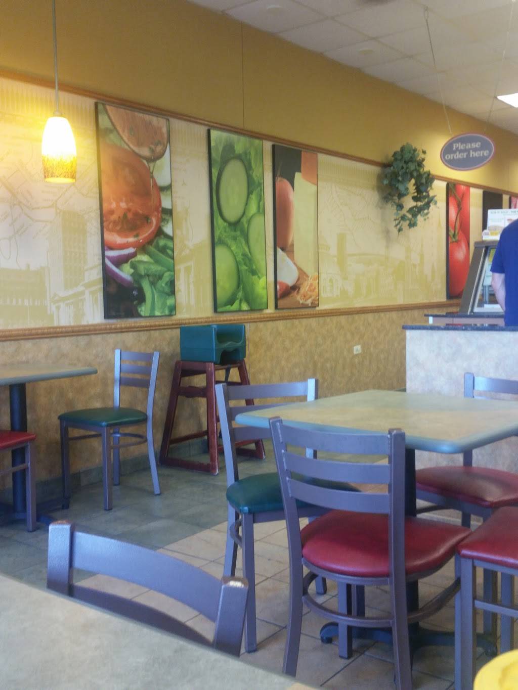 Subway Restaurants | restaurant | 740 N. Fairfield Rd, Building Space D, Round Lake, IL 60073, USA | 8475464782 OR +1 847-546-4782