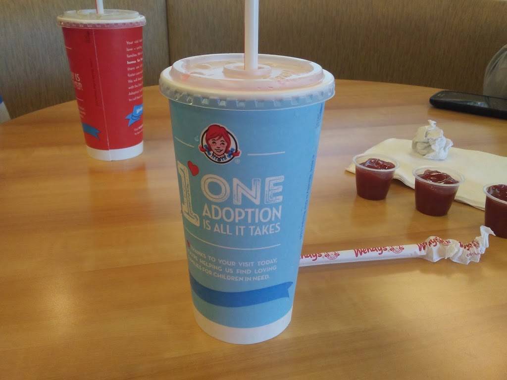 Wendys | restaurant | 4600 Twin City Hwy, Groves, TX 77619, USA | 4092340215 OR +1 409-234-0215