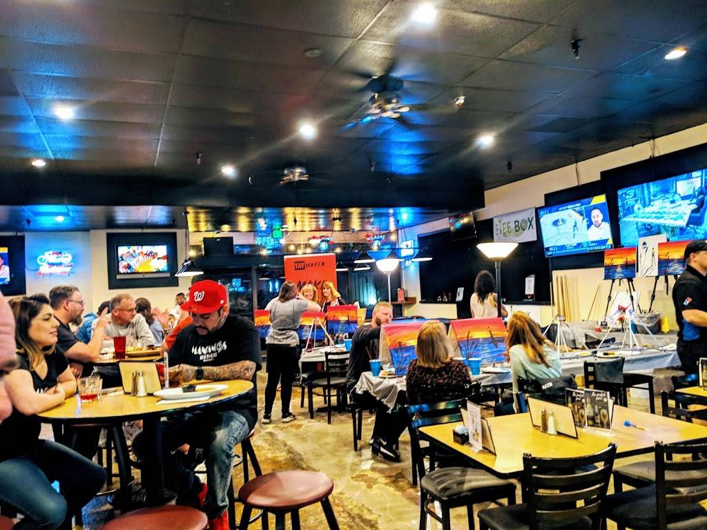 Mandangos Sports Bar & Grill | restaurant | 106 N Sunrise Ave, Roseville, CA 95661, USA | 9167977678 OR +1 916-797-7678