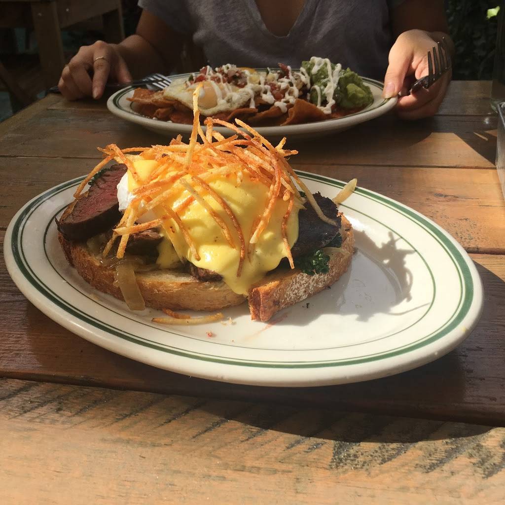 Forrest Point | restaurant | 970 Flushing Ave, Brooklyn, NY 11206, USA | 7183662742 OR +1 718-366-2742