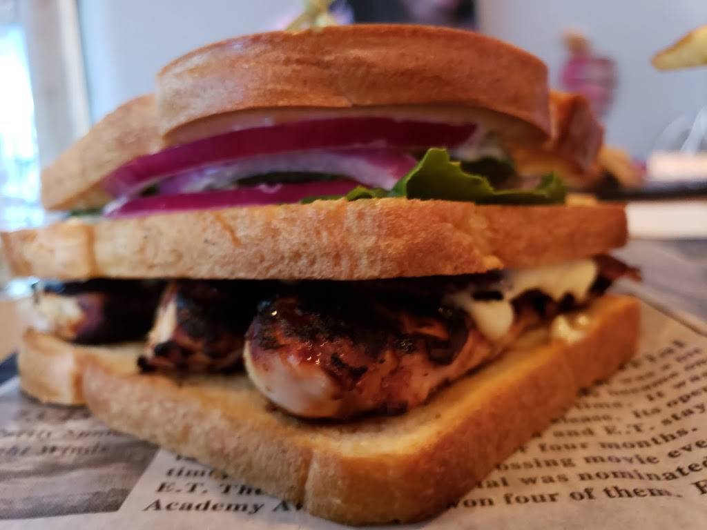 The Local Press | restaurant | 92-15 Rockaway Blvd, Ozone Park, NY 11417, USA | 7183238800 OR +1 718-323-8800