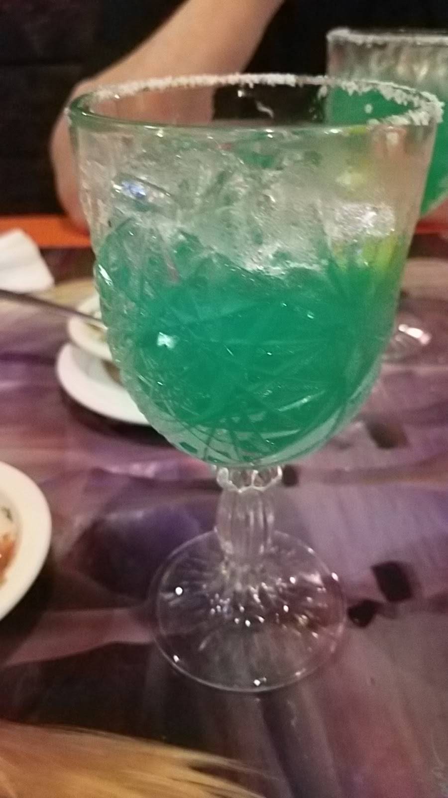 Mi Casita | restaurant | 101 E Walnut St, Gillespie, IL 62033, USA | 2178393600 OR +1 217-839-3600