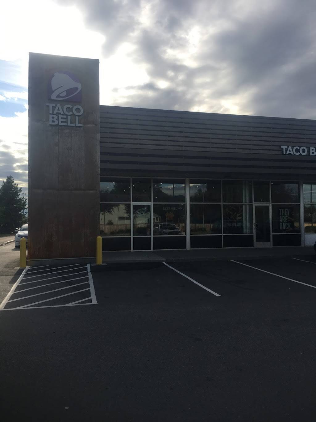 Taco Bell | meal takeaway | 9000 Lake Otis Parkway Units 6 and 7, Anchorage, AK 99507, USA | 9078681217 OR +1 907-868-1217