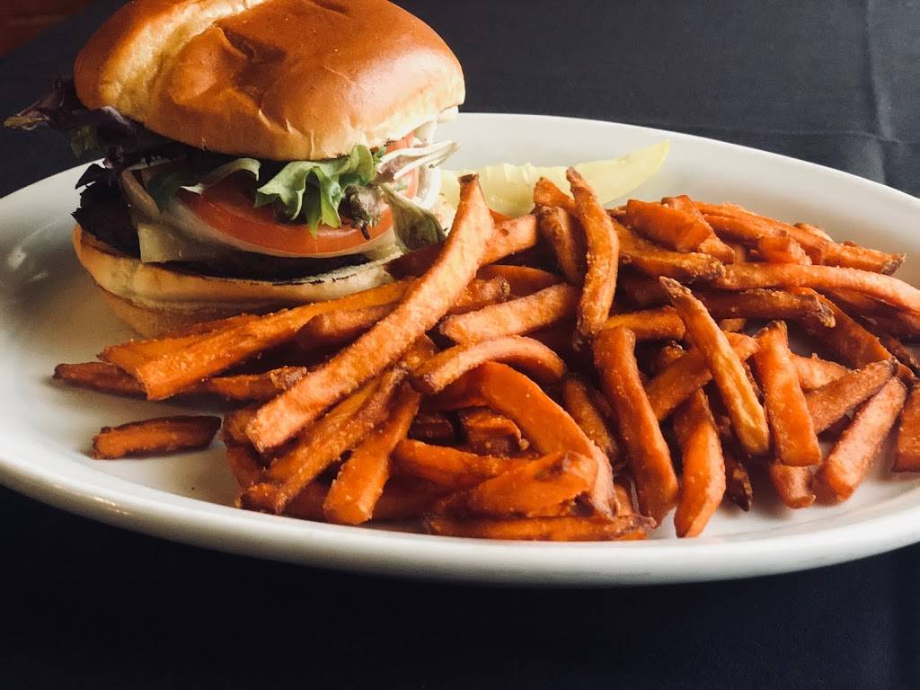 The Crossing | restaurant | 14 Province St, Richford, VT 05476, USA | 8028483393 OR +1 802-848-3393