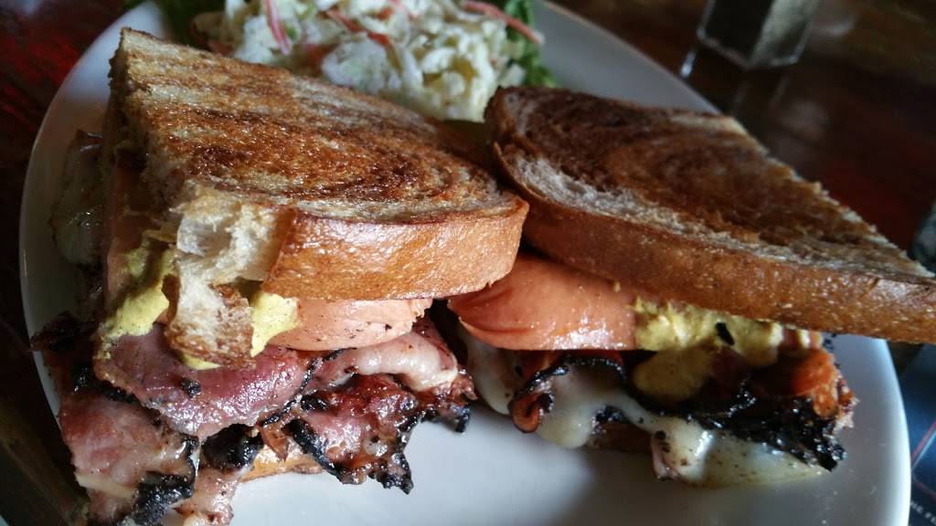 Poes Pub | restaurant | 2706 E Main St, Richmond, VA 23223, USA | 8046482120 OR +1 804-648-2120