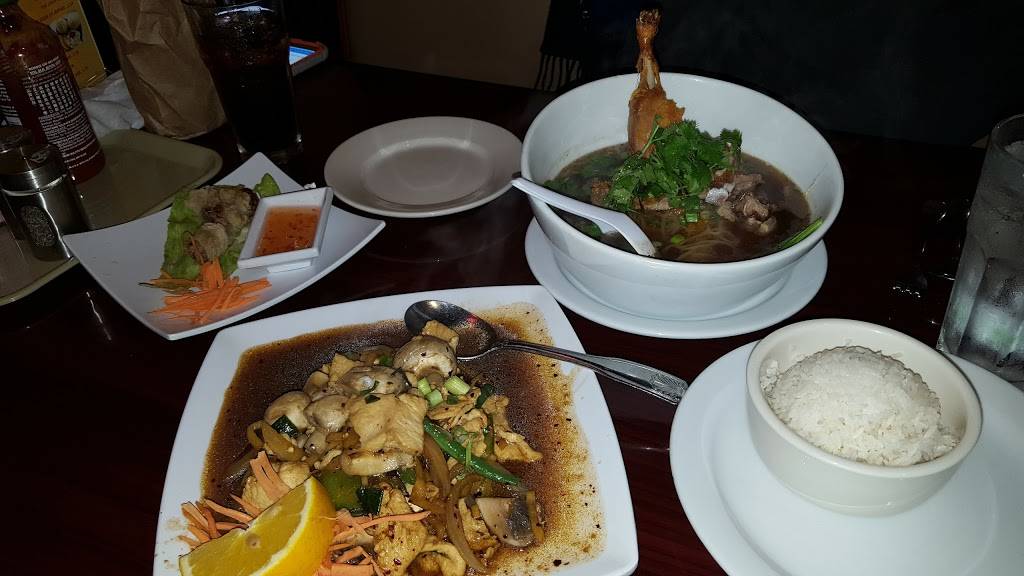 Saeb Thai & Noodles | restaurant | 226 W Bitters Rd #124, San Antonio, TX 78216, USA | 2105453354 OR +1 210-545-3354