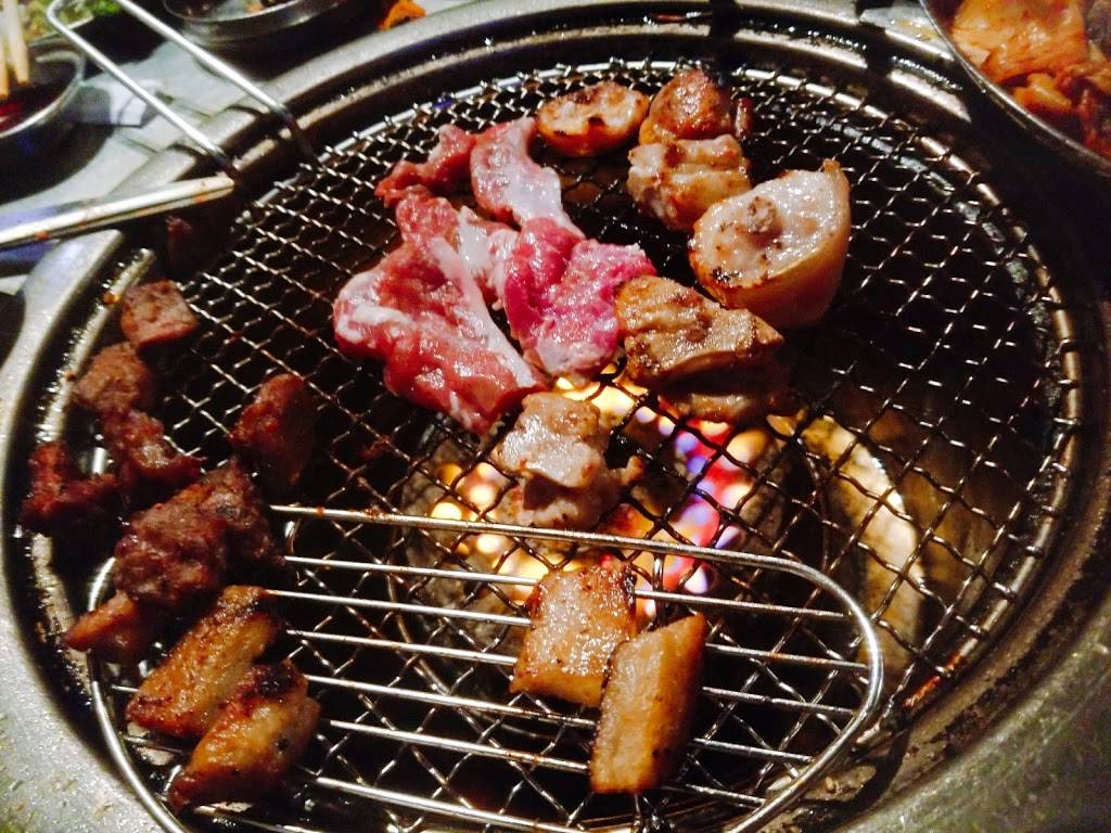 Red Pig | restaurant | 3101 W 8th St, Los Angeles, CA 90005, USA | 2133843559 OR +1 213-384-3559